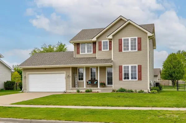 1823 NW Prairie Lakes Drive, Ankeny, IA 50023