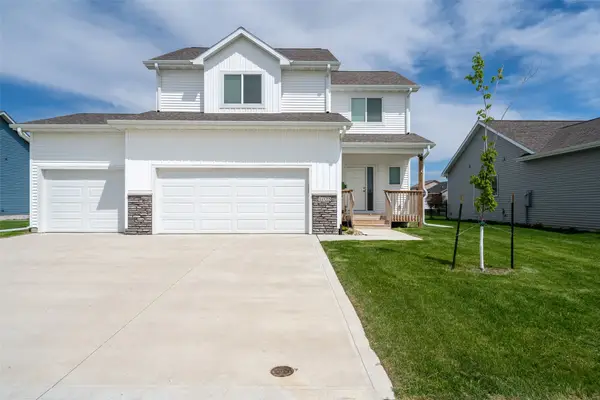 1025 Gray Avenue, Waukee, IA 50263