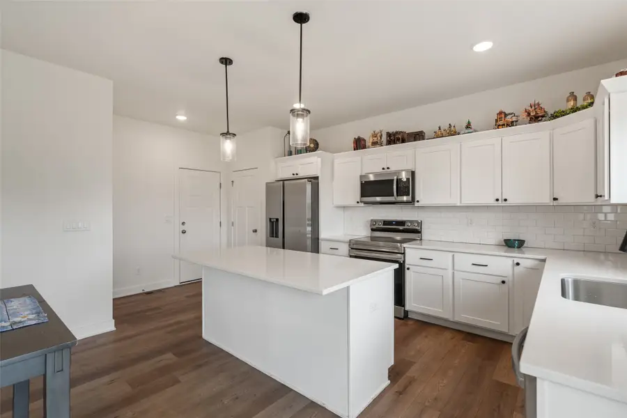 1025 Gray Avenue, Waukee, IA 50263 - #3