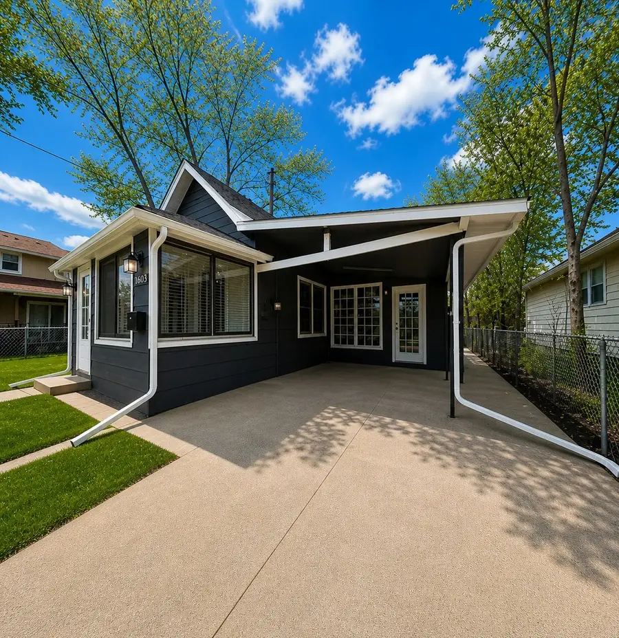 1603 E 22nd Street, Des Moines, IA 50317 - #2