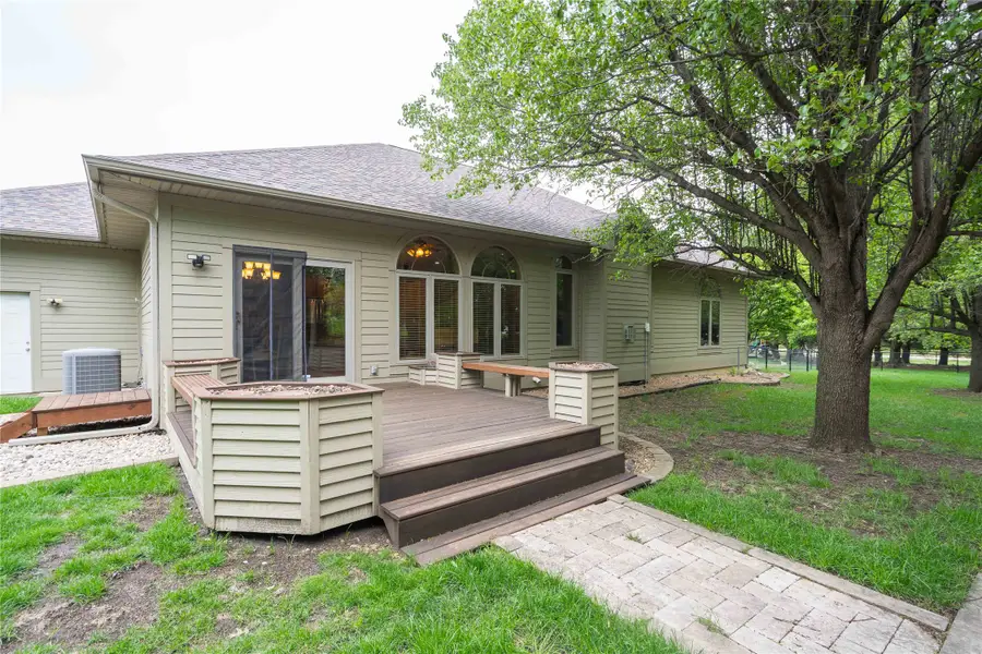 7488 Ashley Drive, Johnston, IA 50131 - #3