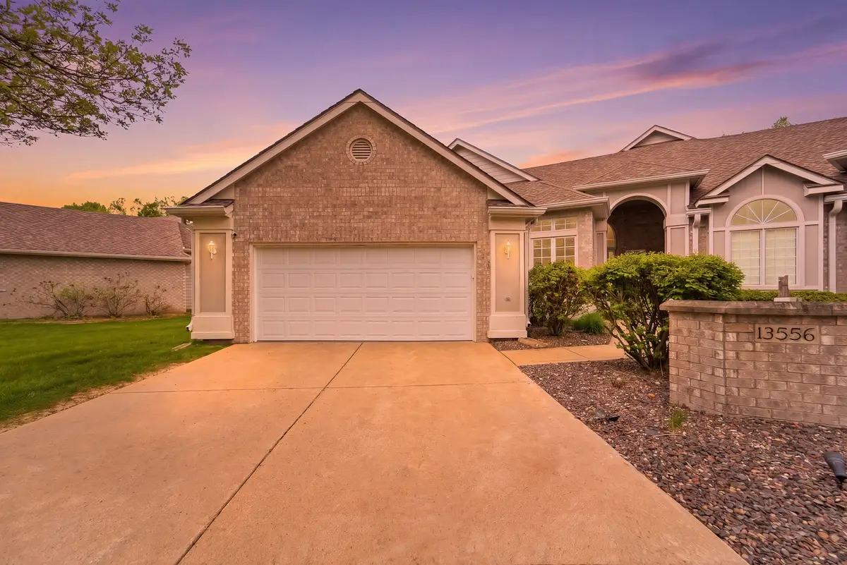 13556 Village Court, Clive, IA 50325 - #1