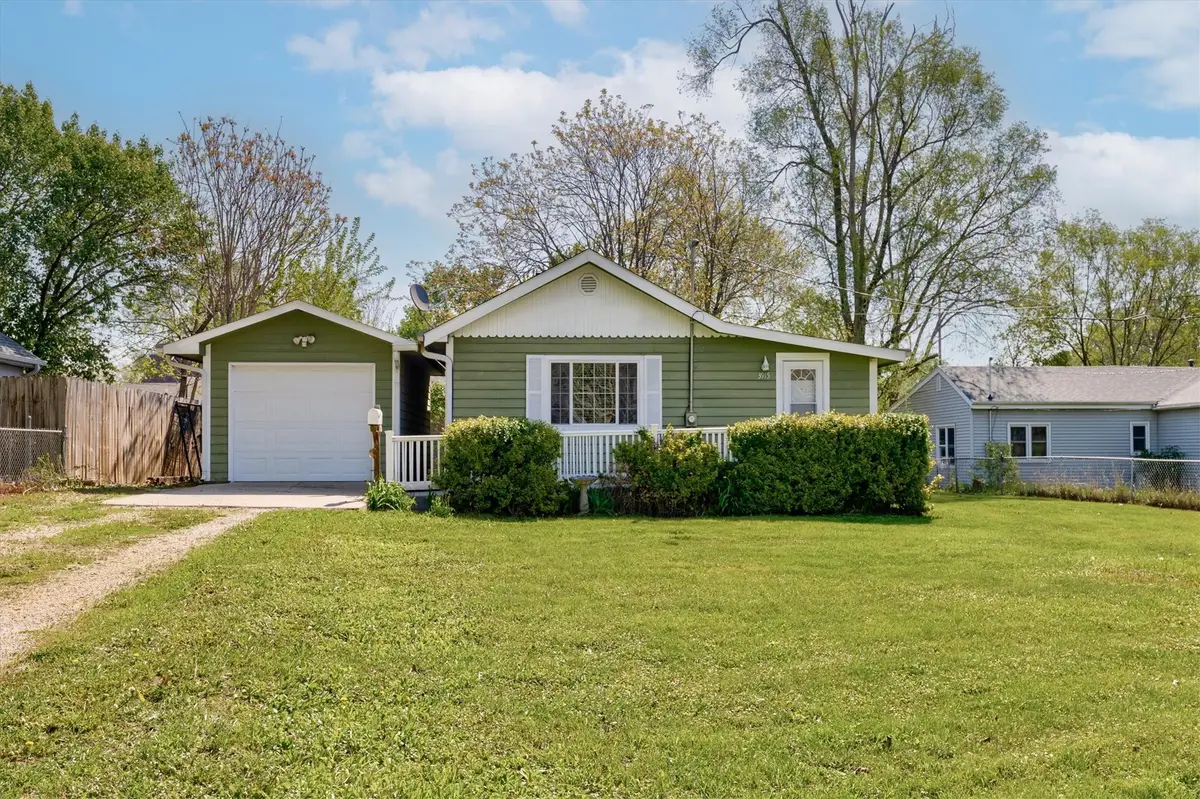 3915 Glover Avenue, Des Moines, IA 50315 - #1
