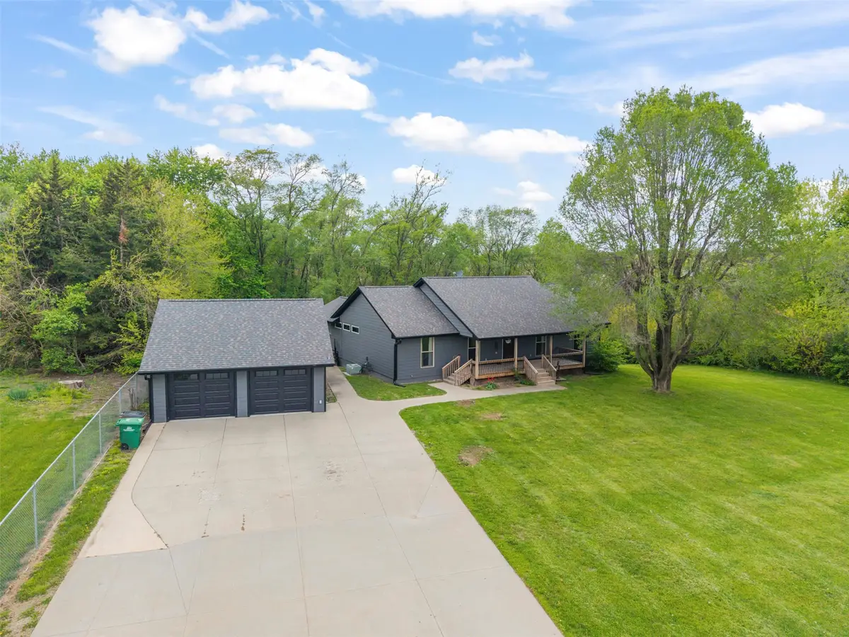 606 Jasper Avenue Ne, Mitchellville, IA 50169 - #1