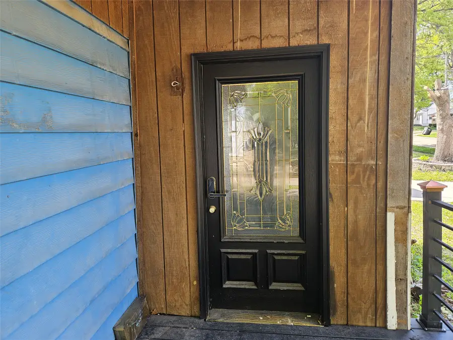 3921 52nd Street, Des Moines, IA 50310 - #2
