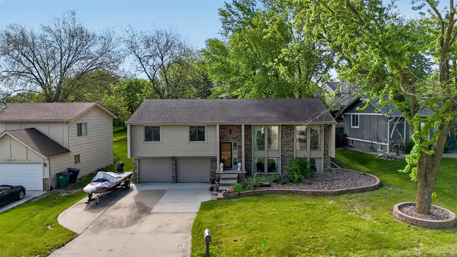 4301 98th Street, Urbandale, IA 50322 - #2