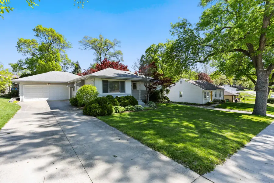 7109 Maple Drive, Urbandale, IA 50322 - #2