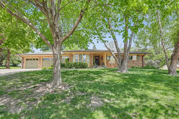 1338 E 3rd Street, Pella, IA 50219