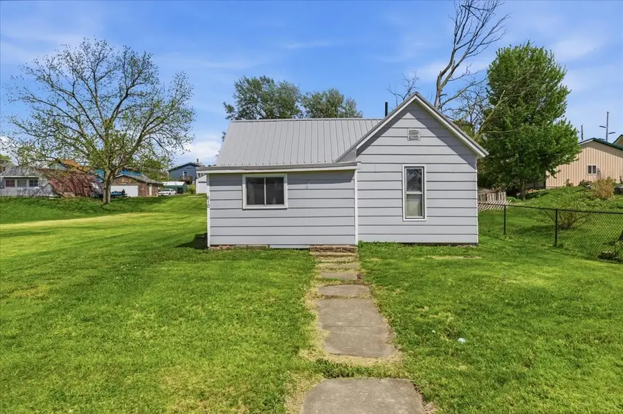 610 Center Street, Grinnell, IA 50112 - #2