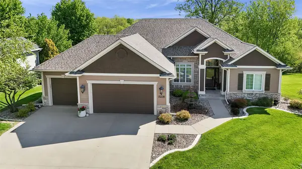 2408 W 10th Avenue, Indianola, IA 50125