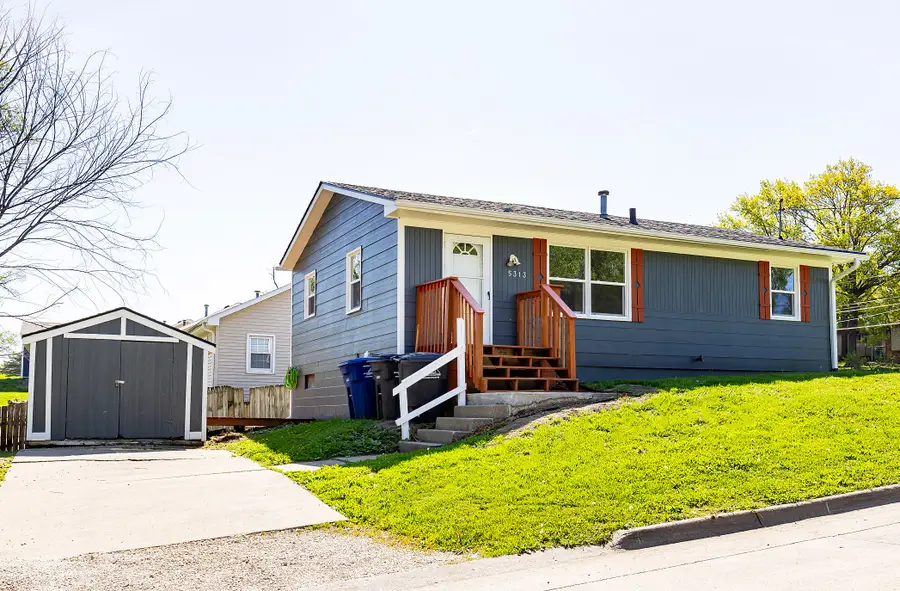 5313 SW 10th Street, Des Moines, IA 50315 - #3