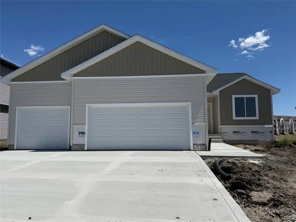 885 11th Street, Waukee, IA 50263