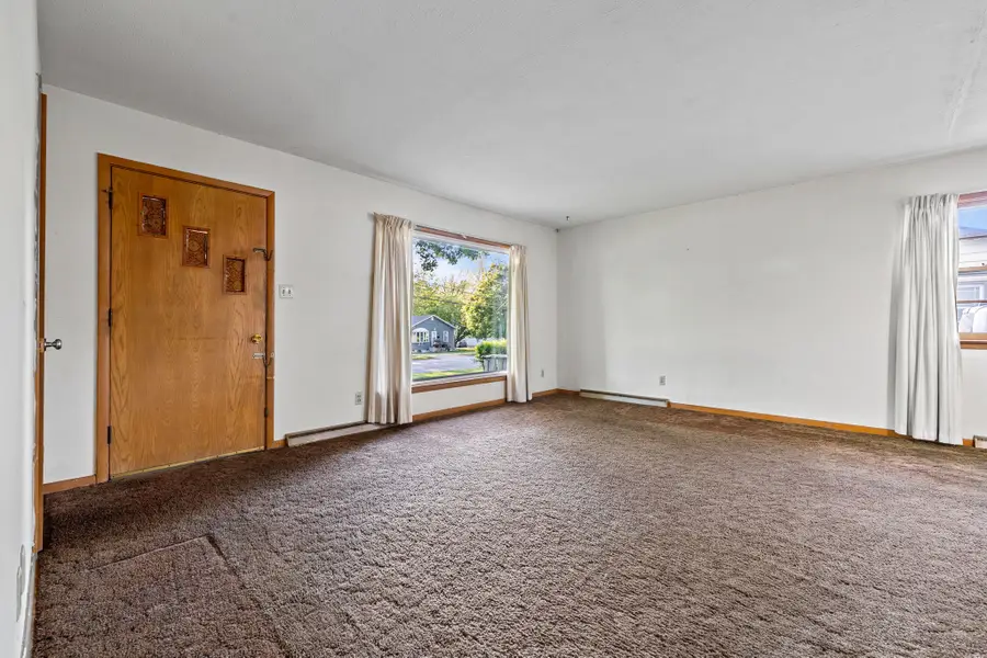 3429 E 38th Street, Des Moines, IA 50317 - #3