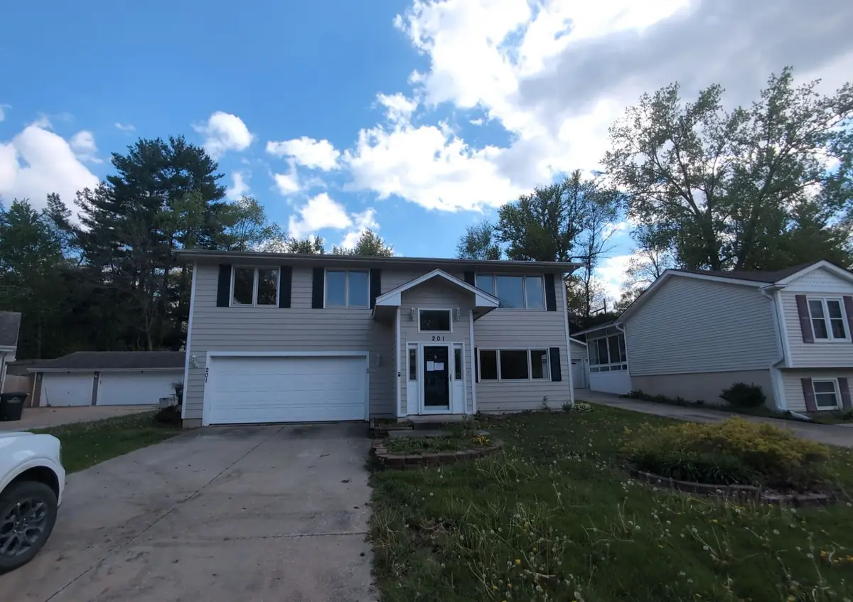 201 E Caulder Circle, Des Moines, IA 50315 - #1