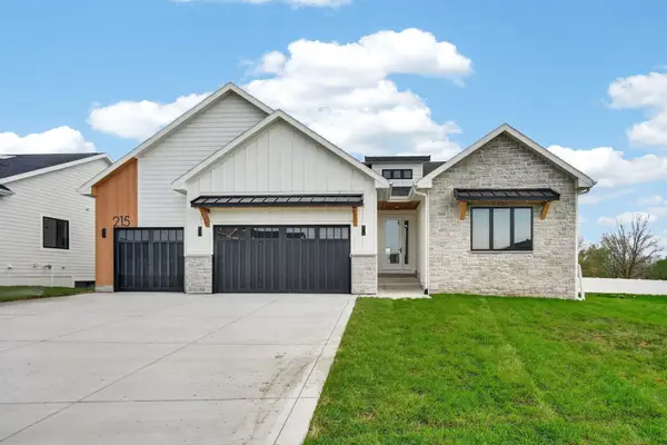 215 NW Woodmoor Drive, Waukee, IA 50263