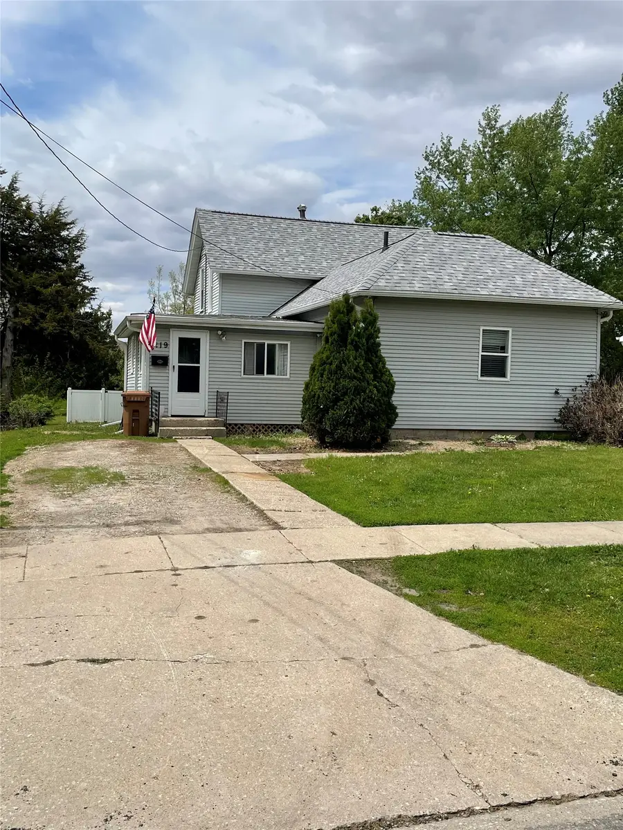 1219 Spencer Street, Grinnell, IA 50112 - #2