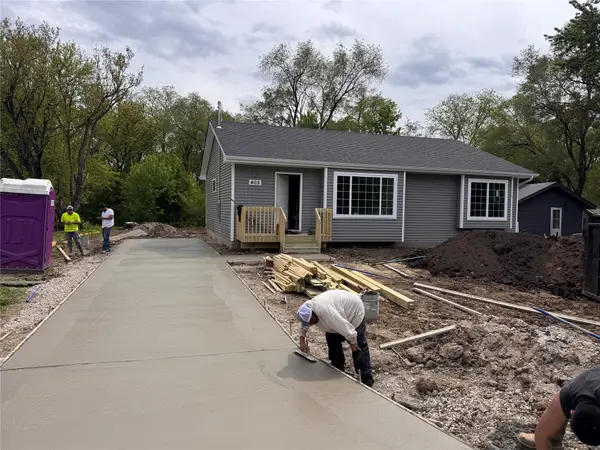 405 NE 43 Avenue, Des Moines, IA 50313