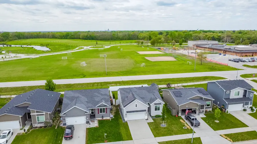 710 SE 69th Street, Pleasant Hill, IA 50327 - #2