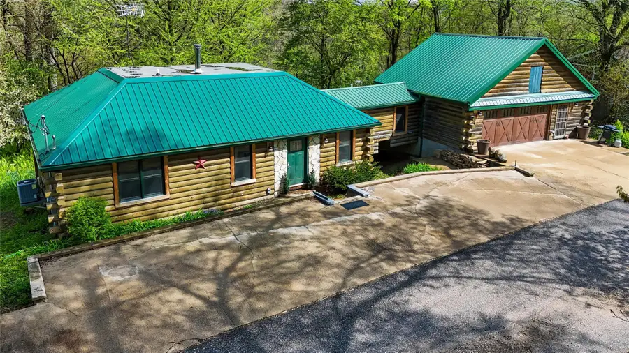 32521 231st Street, Eldora, IA 50627 - #2