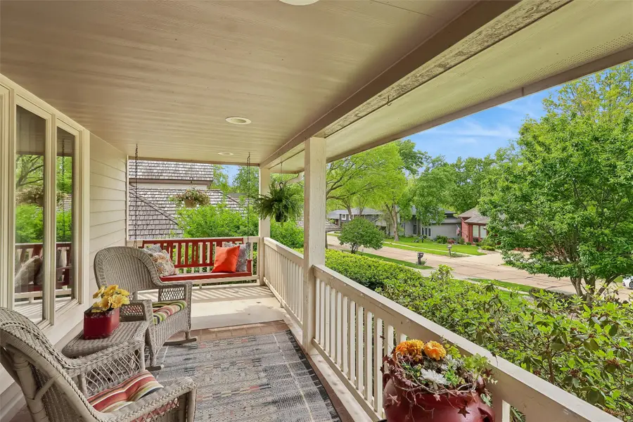 7008 Rocklyn Circle, Urbandale, IA 50322 - #3