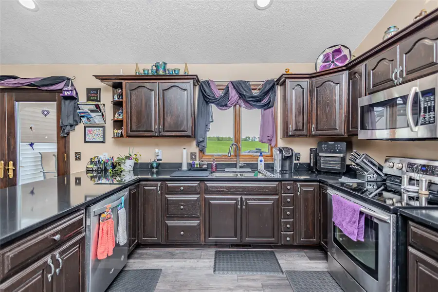 564 40th Avenue, Pleasantville, IA 50225 - #2