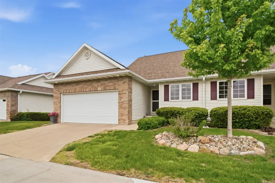 729 SE Ponds Edge Circle, Ankeny, IA 50021 - #2