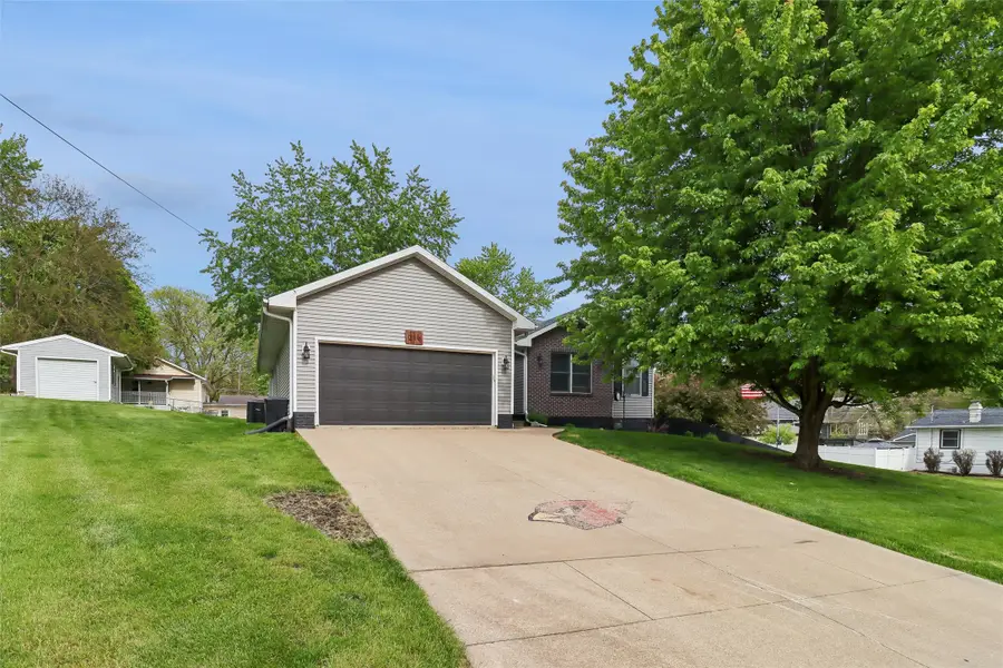 216 W 13th Street S, Newton, IA 50208 - #2