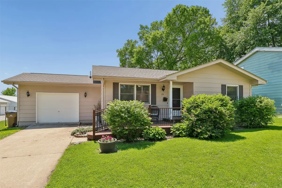 25 Elm Street, Carlisle, IA 50047 - #1