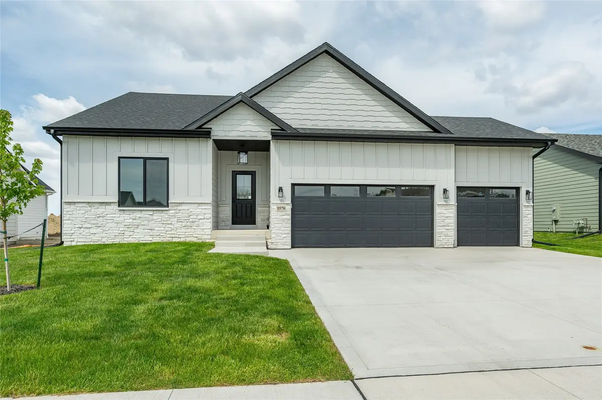 1570 NW Parkside Lane, Waukee, IA 50263 - #1