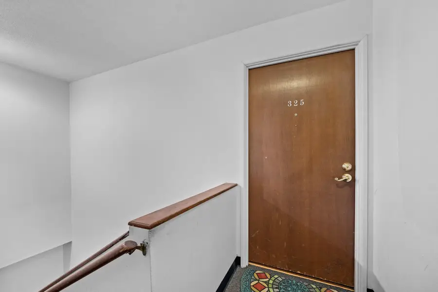 4902 University Avenue #325, Des Moines, IA 50311 - #3