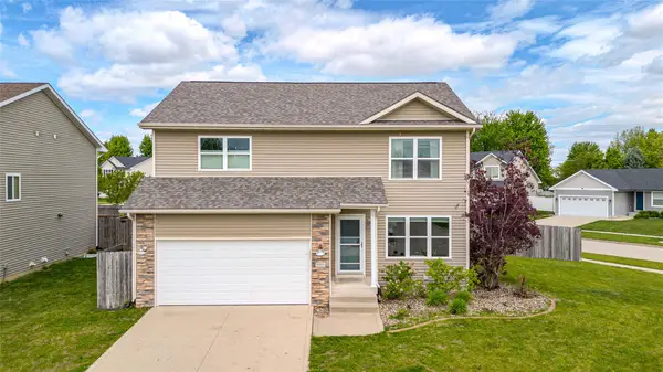 9305 Red Sunset Drive, West Des Moines, IA 50266