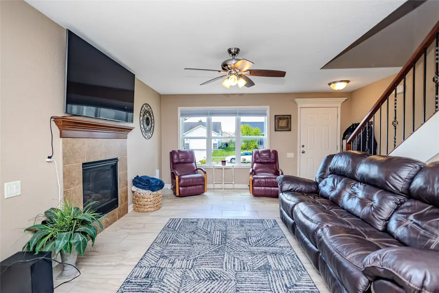 9305 Red Sunset Drive, West Des Moines, IA 50266 - #2