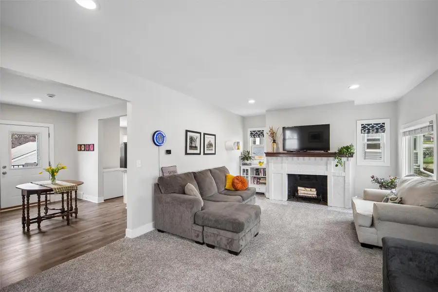 714 31st Street, Des Moines, IA 50312 - #2