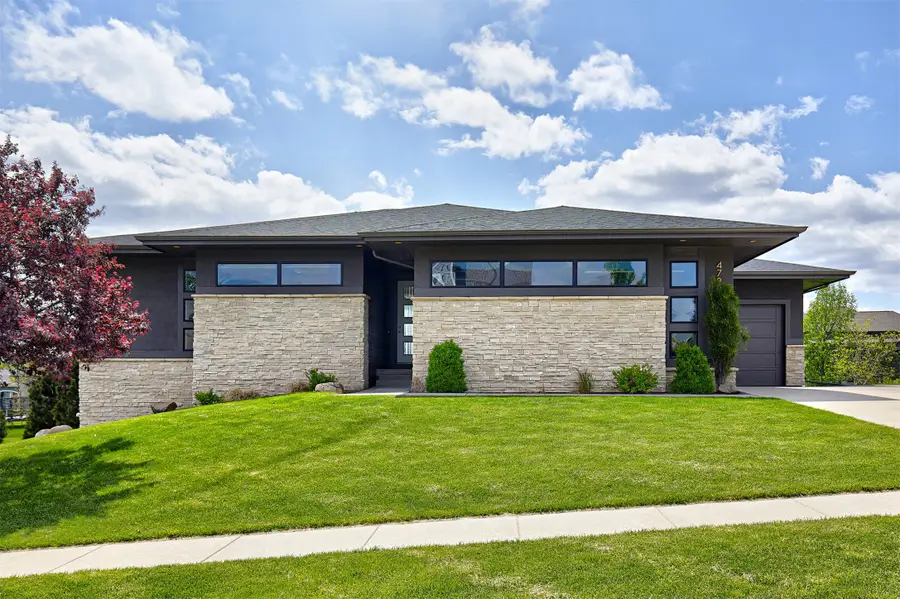 4722 152nd Street, Urbandale, IA 50323 - #3