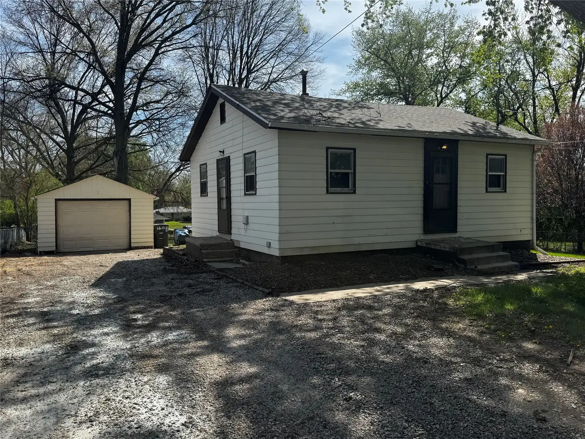 1608 Highview Drive, Des Moines, IA 50315 - #1