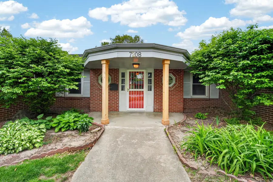 7208 Bellaire Avenue, Windsor Heights, IA 50324 - #2