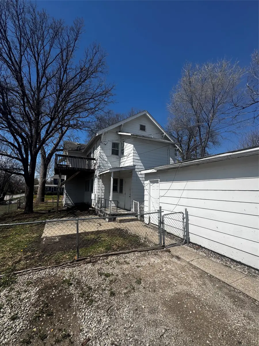 3505 6th Avenue, Des Moines, IA 50313 - #2