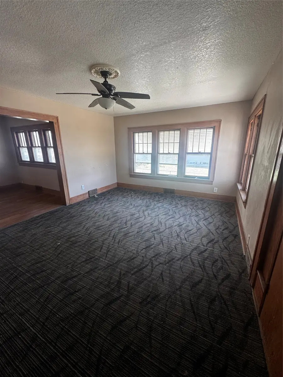 3505 6th Avenue, Des Moines, IA 50313 - #3