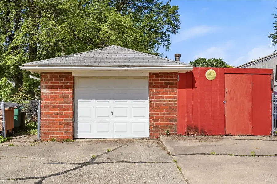 1538 63rd Street, Windsor Heights, IA 50324 - #3
