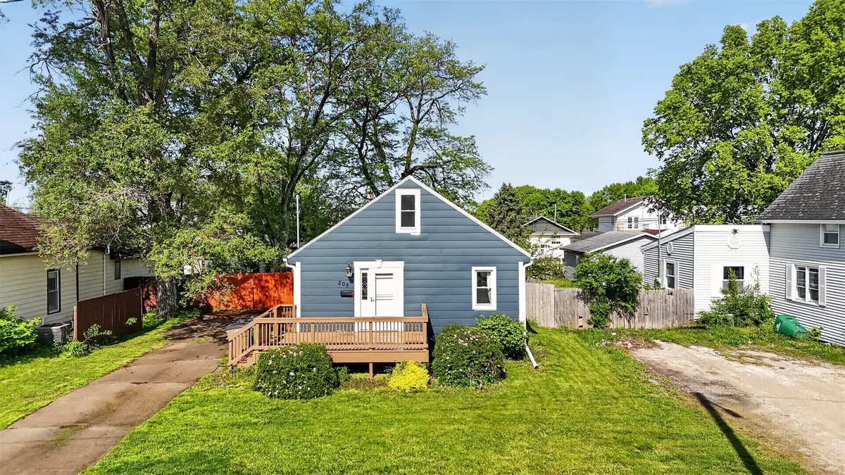 208 8th Street, West Des Moines, IA 50265 - #1