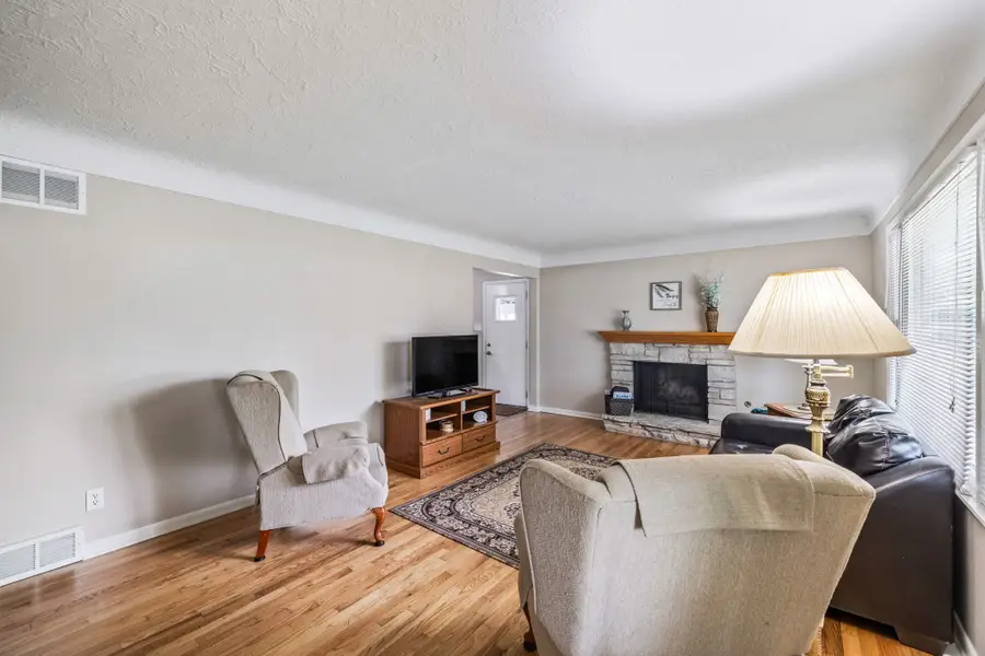 3417 E 29th Street, Des Moines, IA 50317 - #2