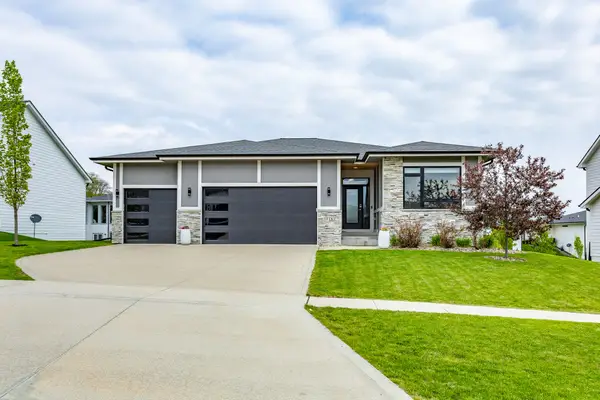 10181 Thorne Drive, West Des Moines, IA 50266