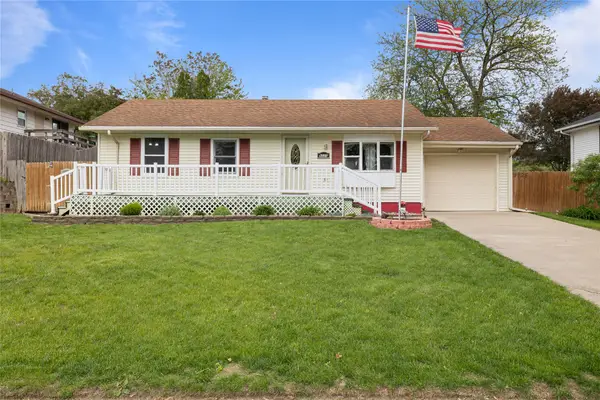 9225 Golden Valley Drive, Norwalk, IA 50211