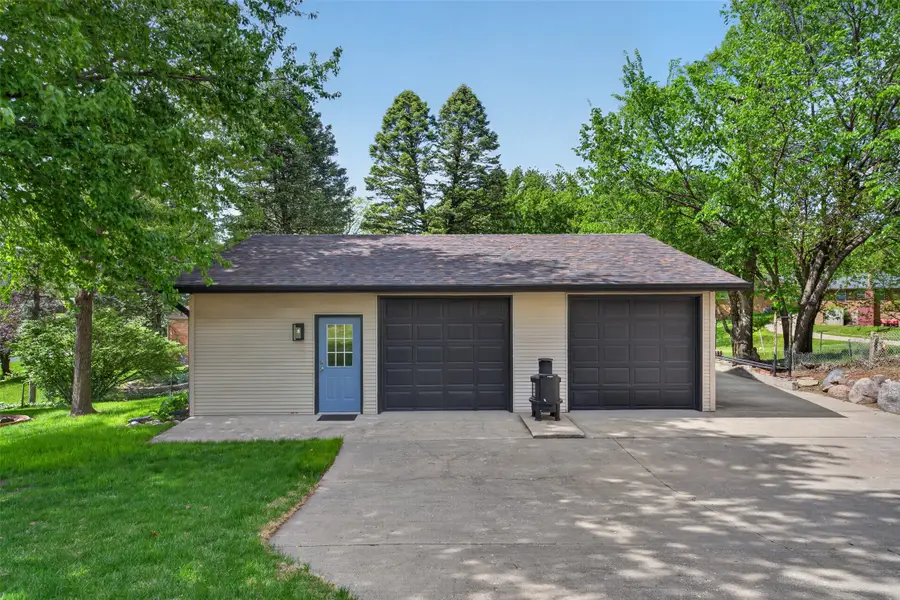 6781 Sunset Terrace, Windsor Heights, IA 50324 - #2