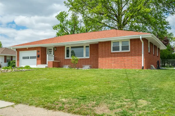 7217 Maple Drive, Urbandale, IA 50322
