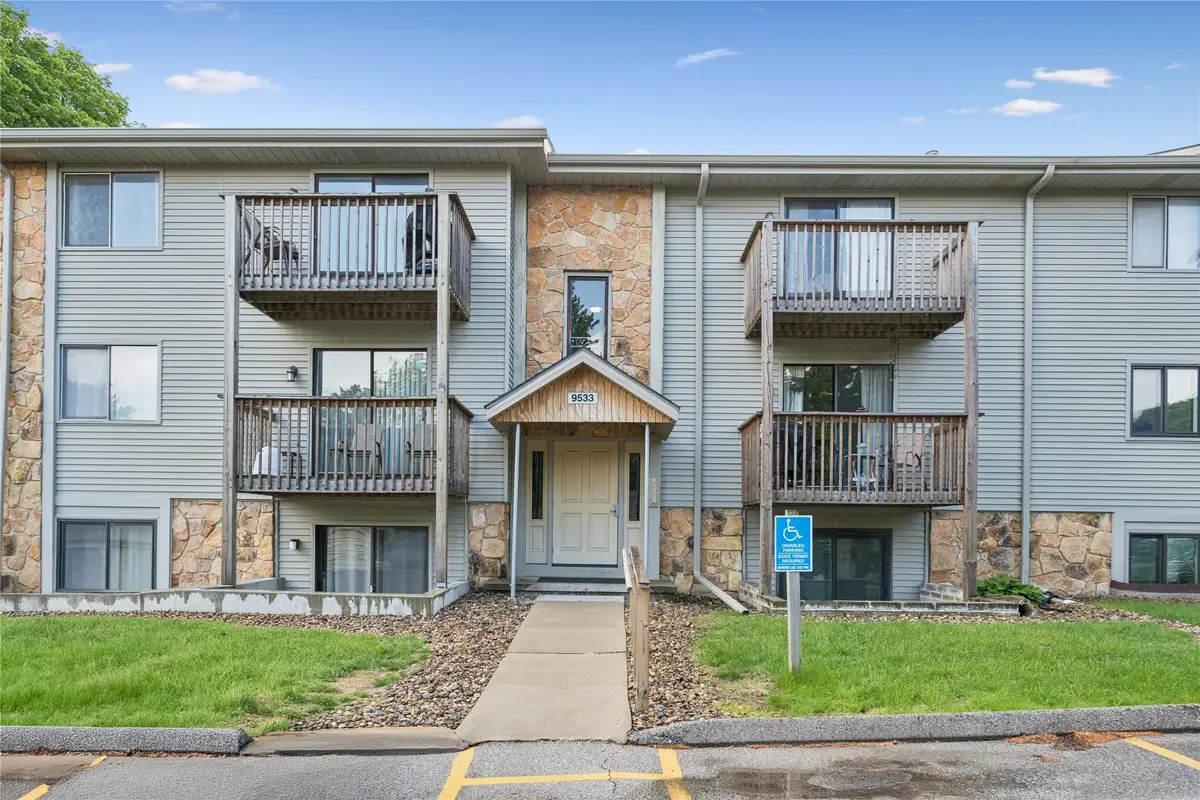 9533 University Avenue #4, Clive, IA 50325 - #1