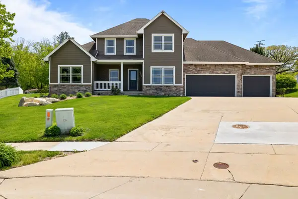 7709 Ashley Place, Johnston, IA 50131