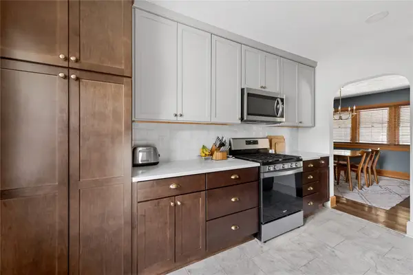1106 Douglas Avenue, Des Moines, IA 50313
