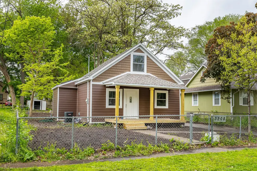3208 Bowdoin Street, Des Moines, IA 50313 - #3