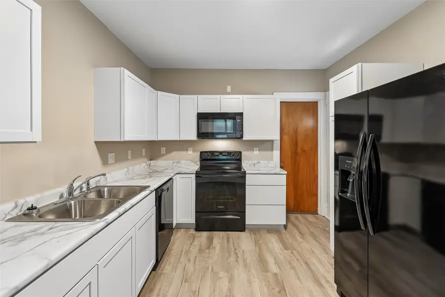 2707 Logan Avenue, Des Moines, IA 50317 - #3